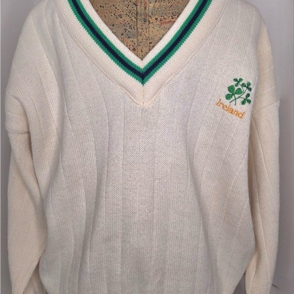 Swallow Made in Ireland V-Neck Pullover Sweater 1980s